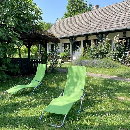 Lelle Vineyard Cottages バラトンレッレ エクステリア 写真