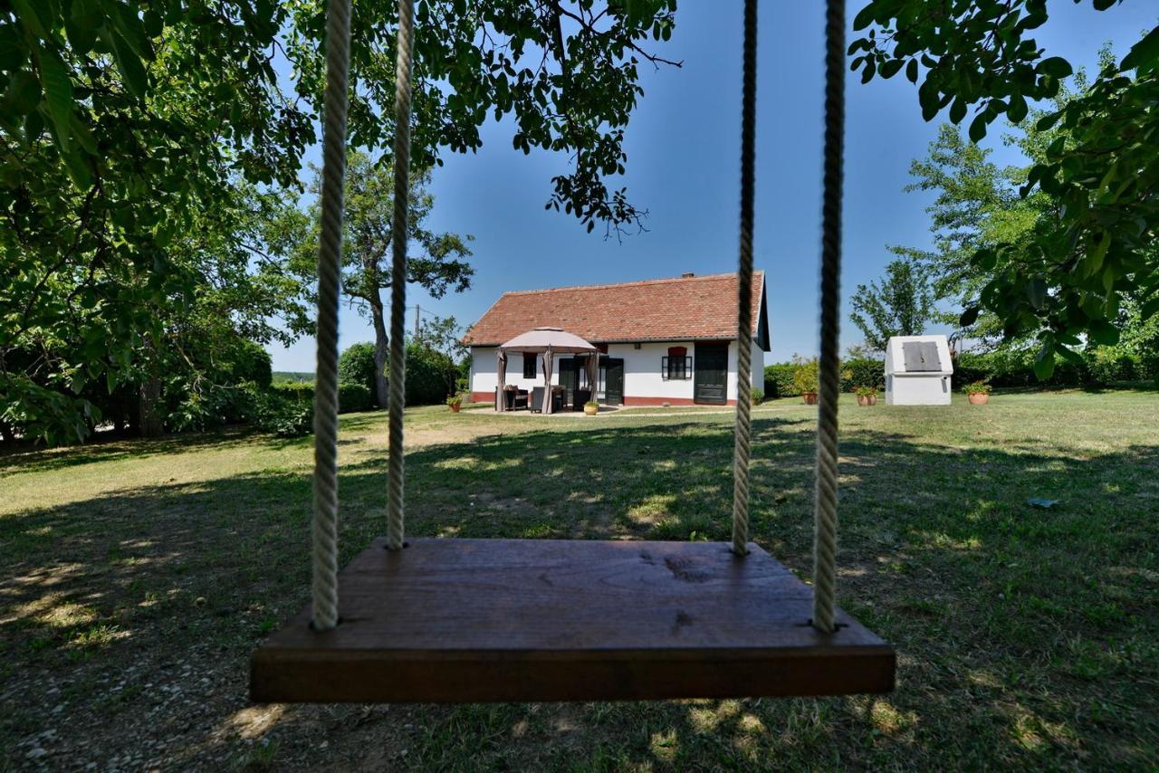 Lelle Vineyard Cottages バラトンレッレ エクステリア 写真
