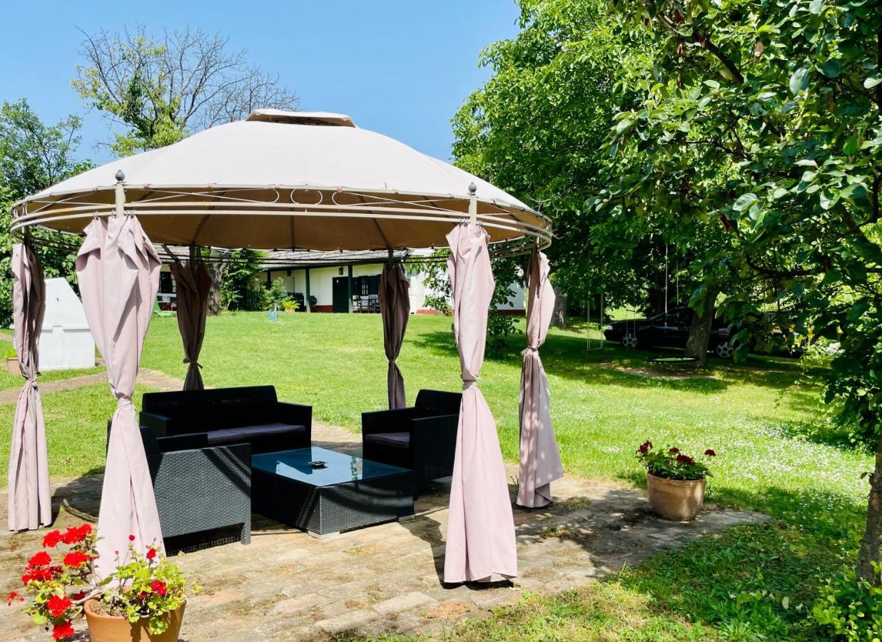 Lelle Vineyard Cottages バラトンレッレ エクステリア 写真