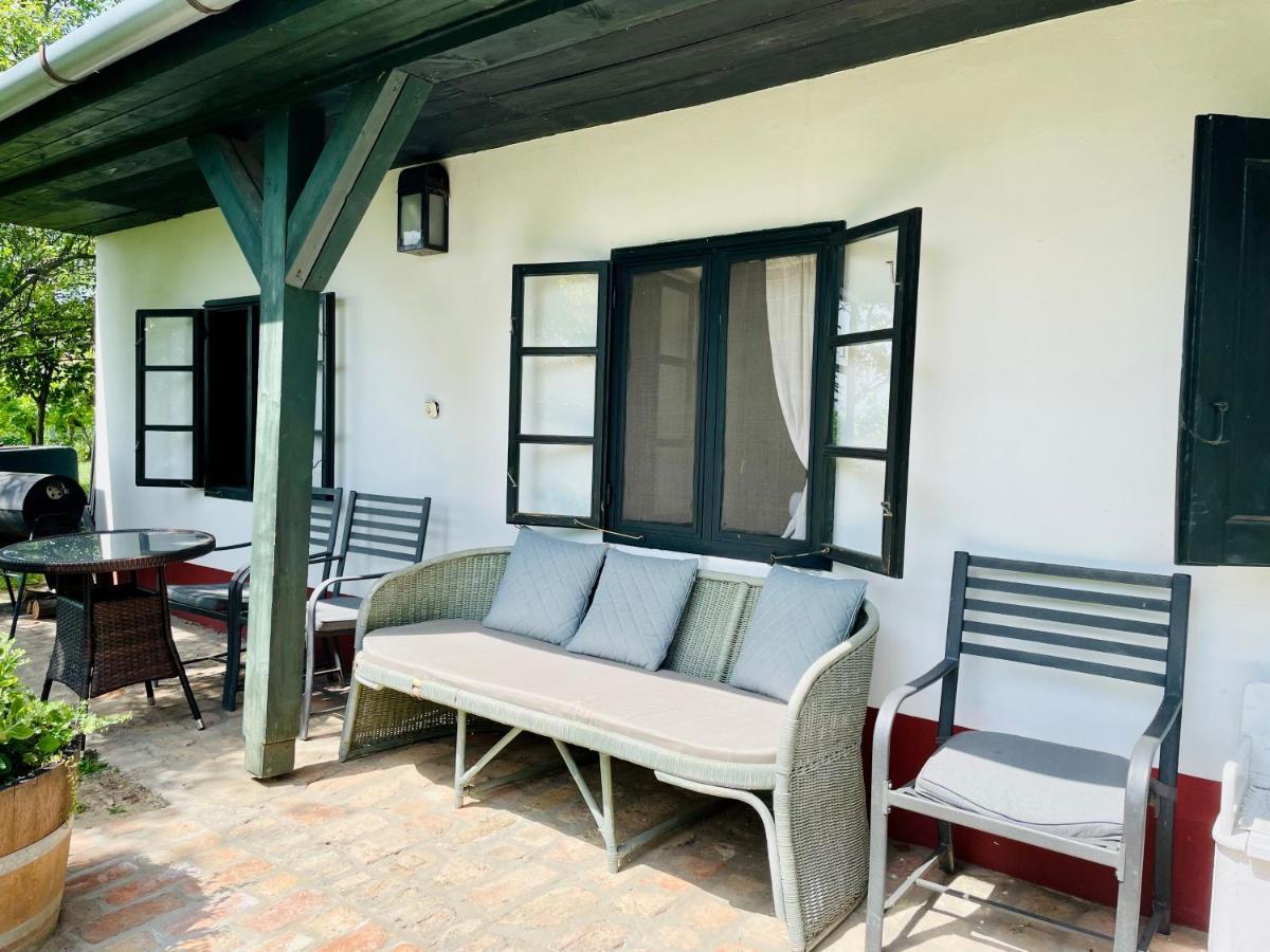 Lelle Vineyard Cottages バラトンレッレ エクステリア 写真